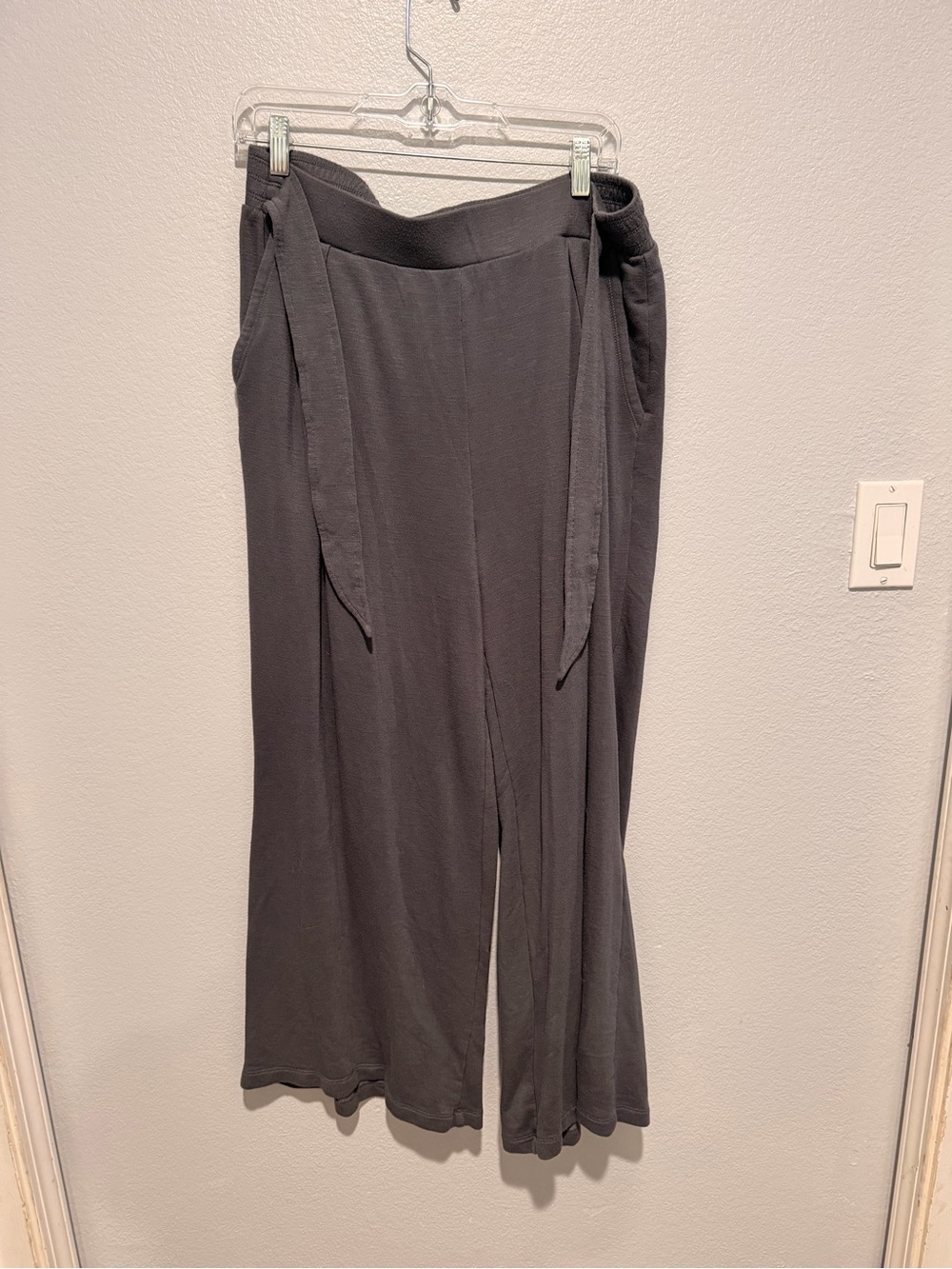 Women's Daily Practice Wide-Leg Tie-Waist Pants — Charcoal Size Large